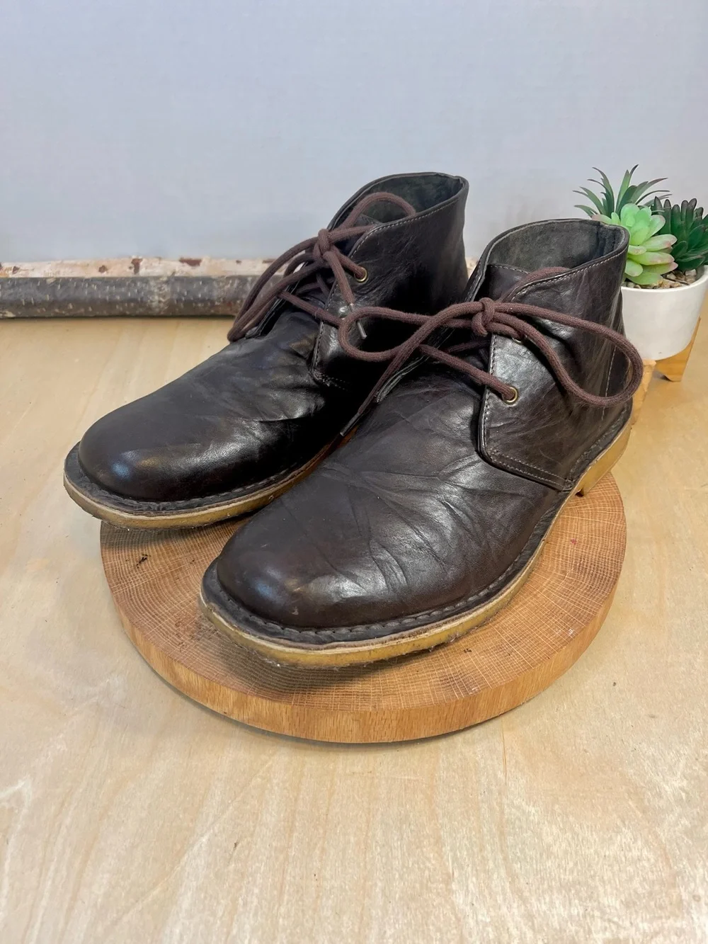 UGG  Leighton Leather Chukka Boots in brown leather Size 12